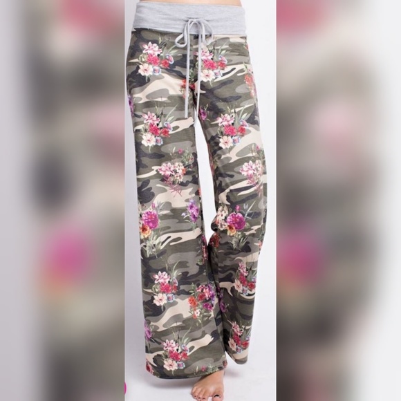Pants - Camouflage Floral Print Lounge Pants